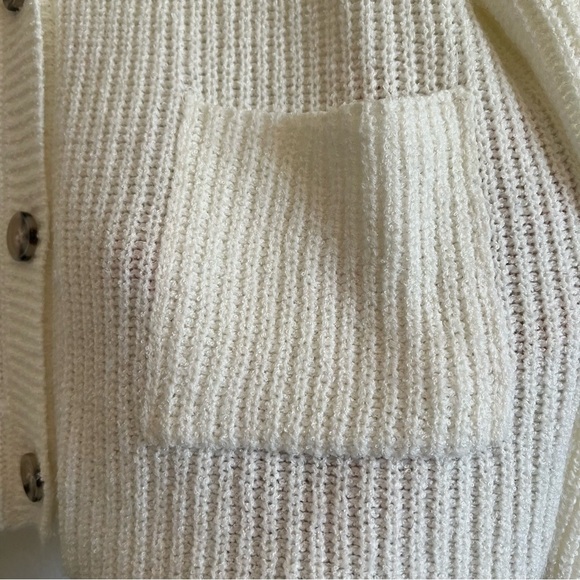 2/$30 Blue Rain by Francesca’s Cream Cropped Cardigan Sweater - Picture 3 of 10